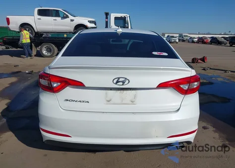2015 Hyundai Sonata Se z USA, uszkodzony, nr VIN 5NPE24AF4FH065343